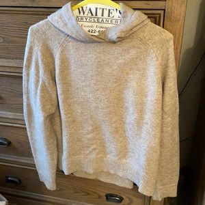 Oatmeal colored hooded h&m sweater size M